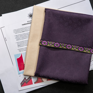 Materialpakke - Hardanger Bred Rose - Lilla ulldamask - Liv - VOKSEN