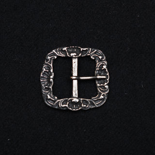 Spenne - Knespenne - Vestespenne - Tinn - 35x32 mm