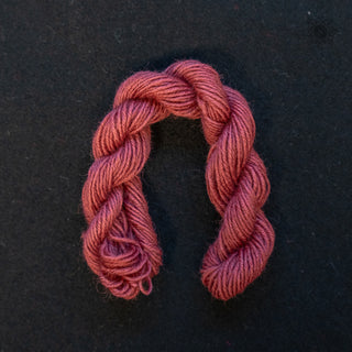 Broderigarn og beltegarn - Ull - Rauma - 5 gr - 25 m - Mørk gammelrosa 20/31