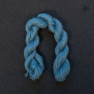 Broderigarn og beltegarn - Ull - Rauma - 5 gr - 25 m - Blå 114