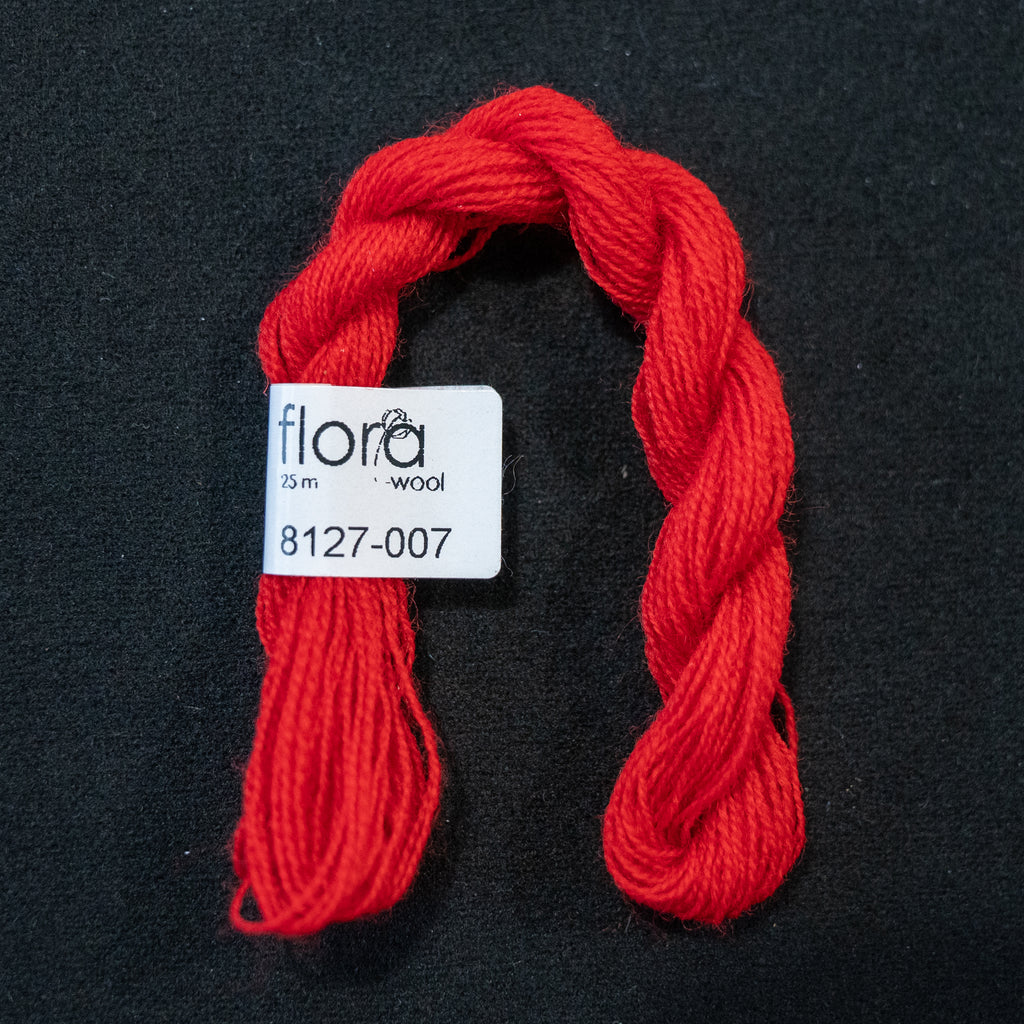 Gratis frakt - Broderigarn - Ull - Flora 8127 - Skarp rød – Sidserk AS