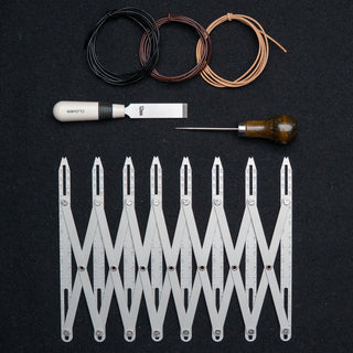 Knappekit 3 - Avstandsmåler, knapphullsjern, syl og 1 m snor – Til knapper på bunad