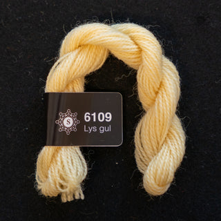 Broderigarn - Ull - Perle 70 - Hillesvåg Ullvarefabrikk - Lys gul 6109